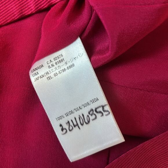 Women’s stunning Escada Fuchsia Silk Blazer with Floral Accent - Picture 6 of 7